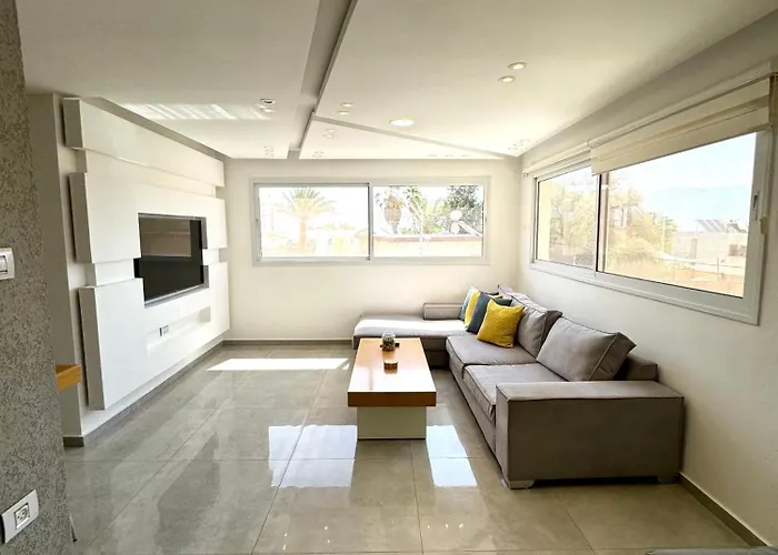 A Quiet And Cozy Apartment In Eilat